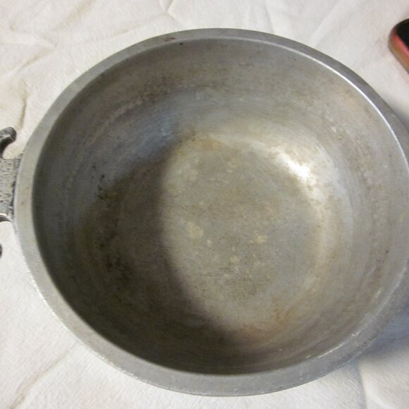 vtgs guardian Service pebble cast aluminum 7 in sm dutch oven casserole handle - Picture 1 of 4